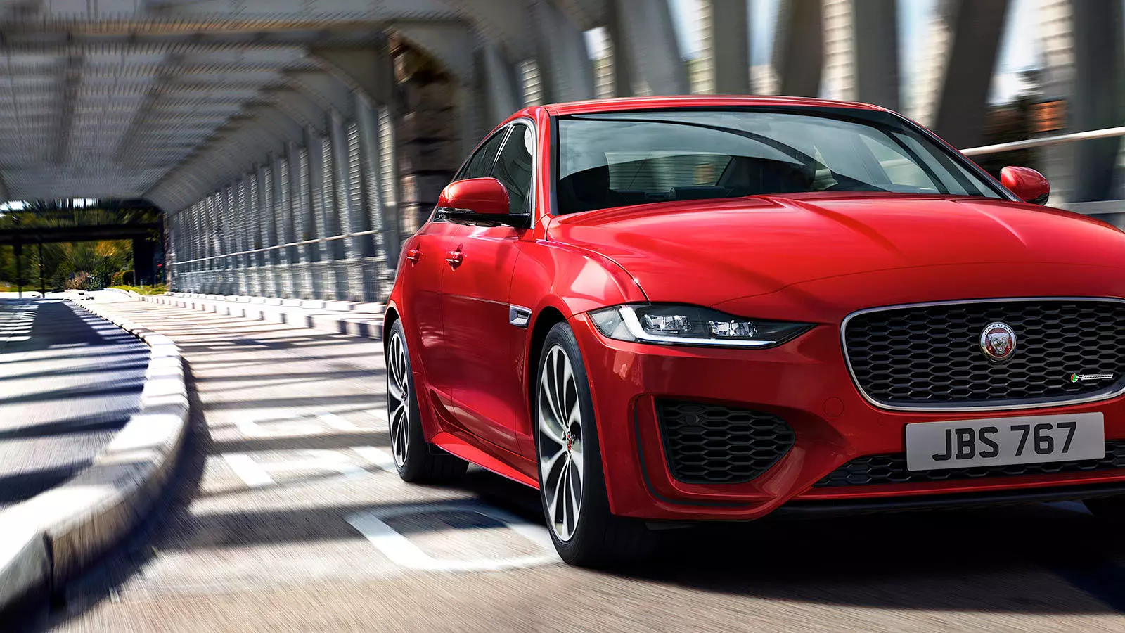 JAGUAR XE (3)