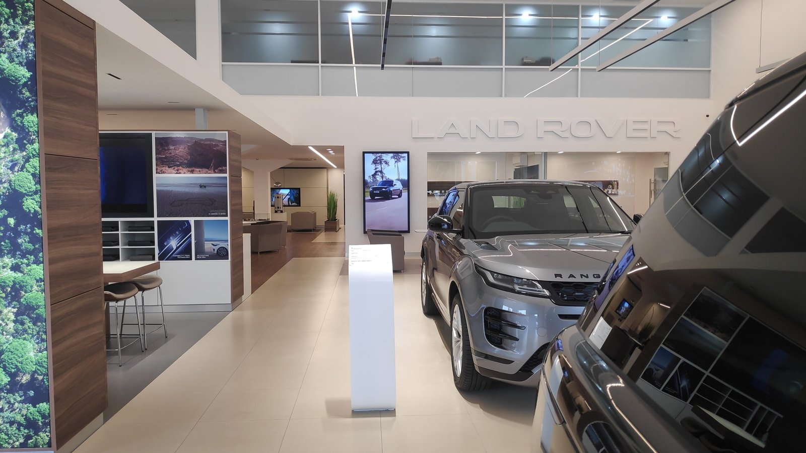 Dealer Land Rover Jakarta - Indonesia