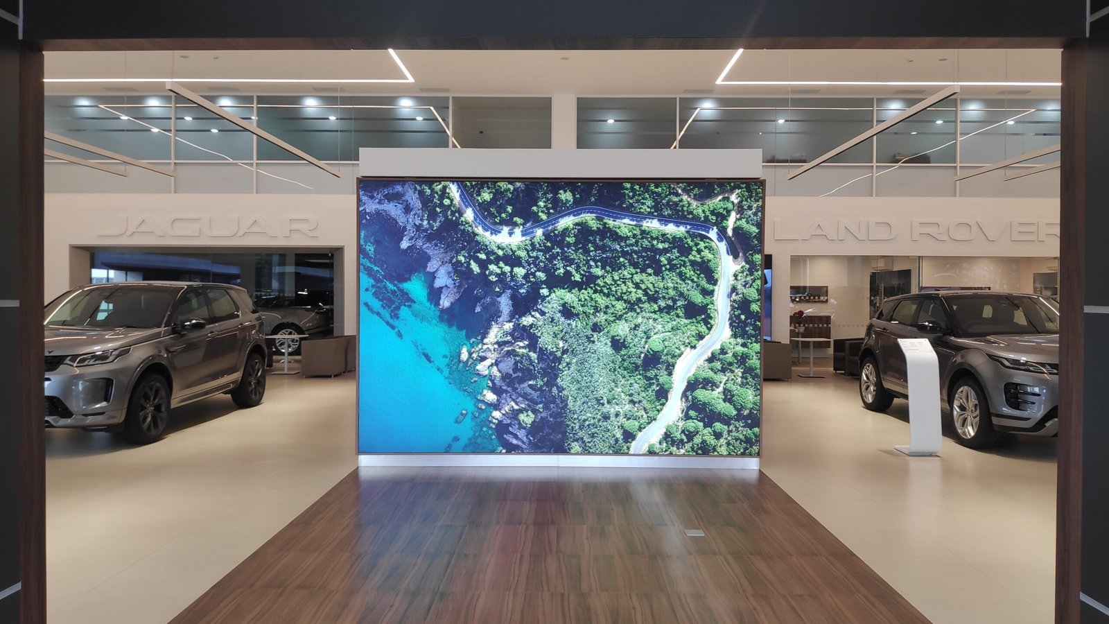 Dealer Land Rover Jakarta - Indonesia