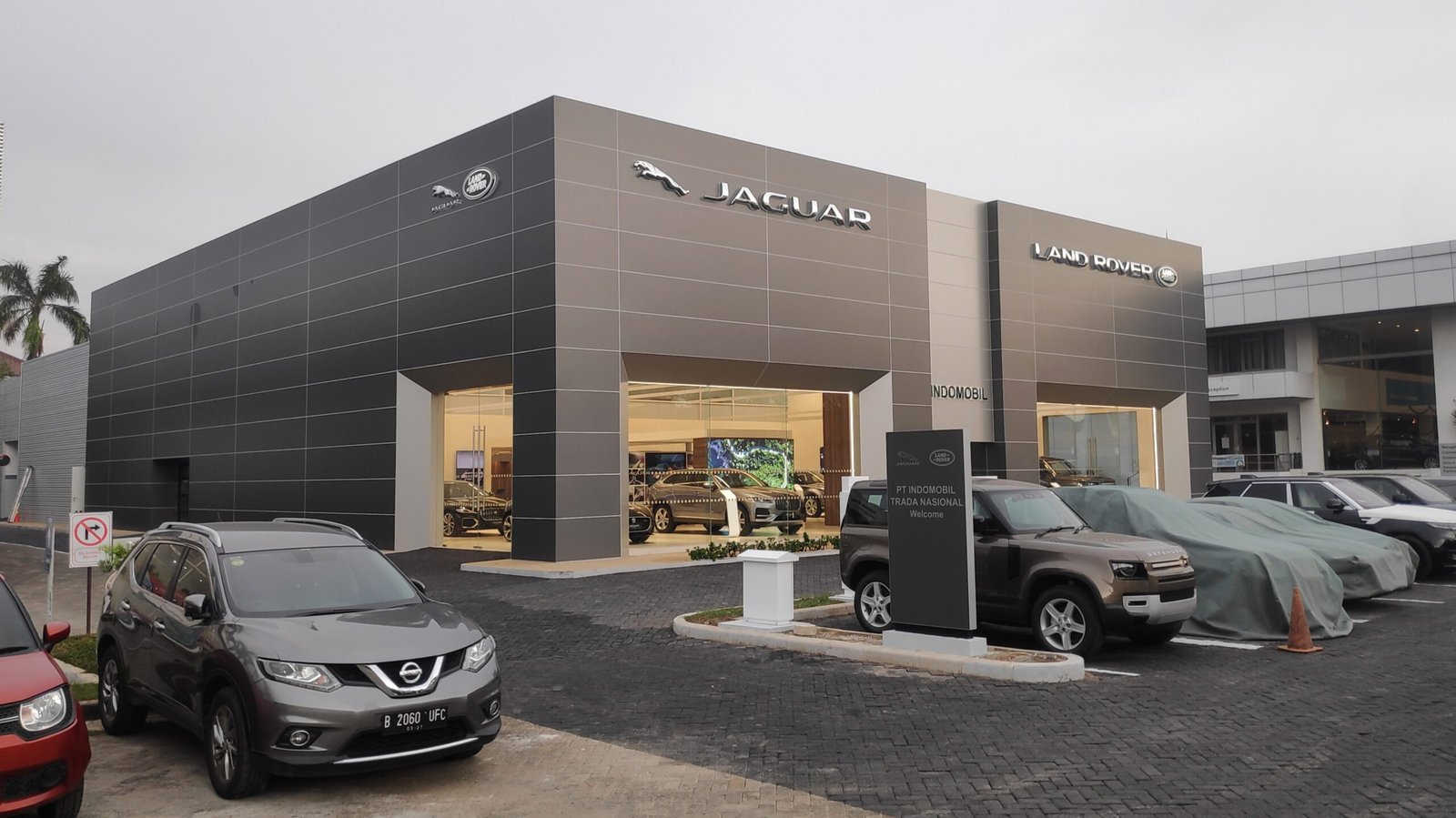 Dealer ATPM Jaguar Land Rover PIK, Jakarta, Indonesia